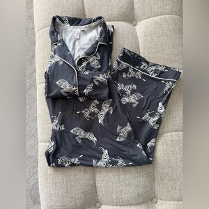 Black and White Zebra Print Pajama Set. Elastic waist. Pants have pockets